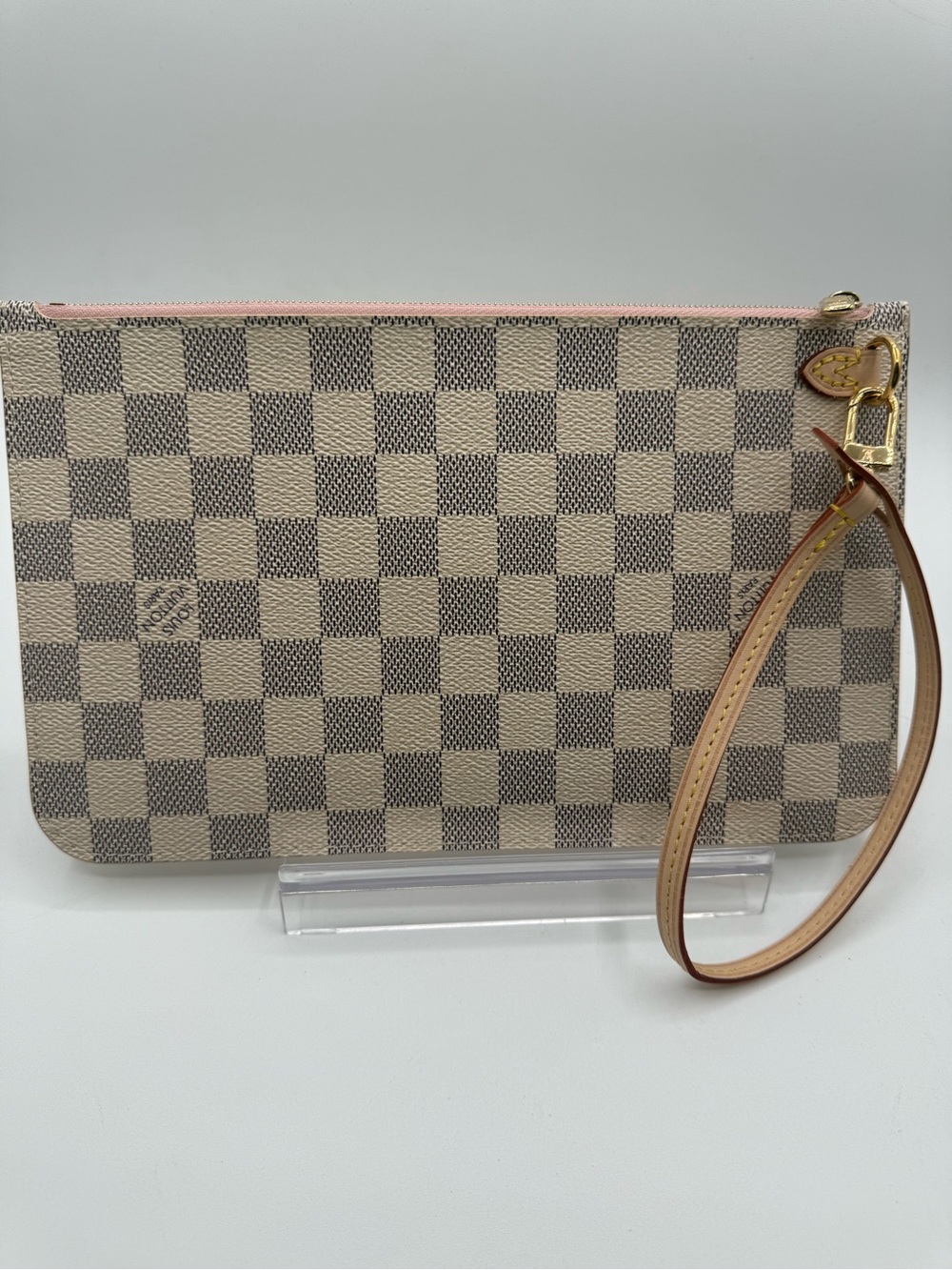 LOUIS VUITTON BRAND NEW
Neverfull Damier Azur Pochette Wristlet Rose Ballerina